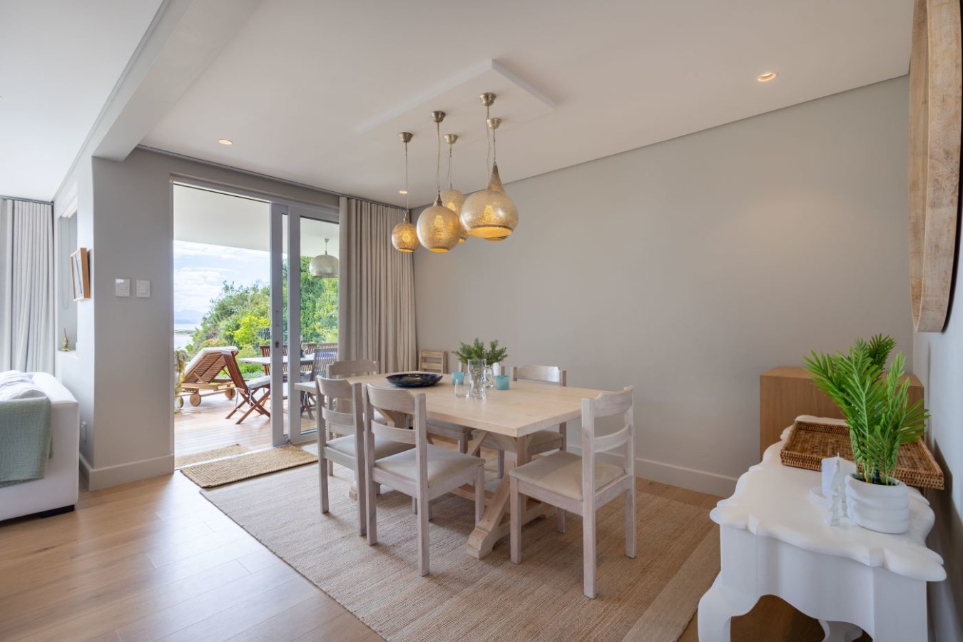 Entire 9 Beaconsfield - Photo 1