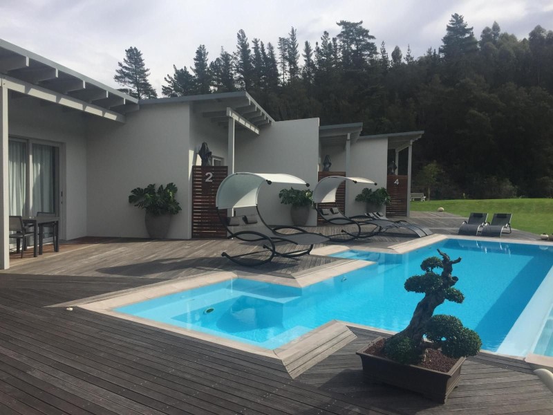 A Riverbed Guesthouse