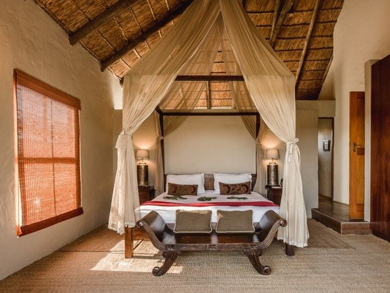 Hlosi Game Lodge