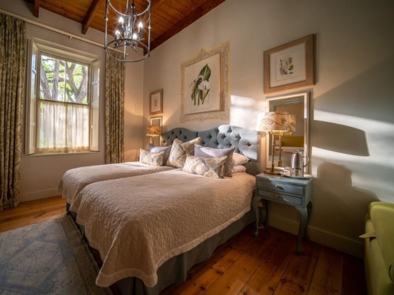 Luxury Rooms - Luxury_Rooms.jpg