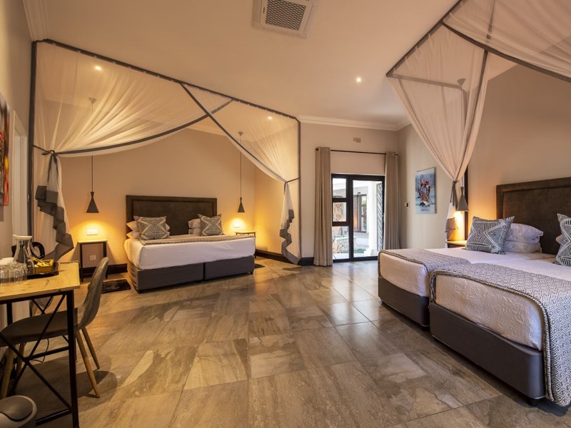 Nkosi Guest Lodge