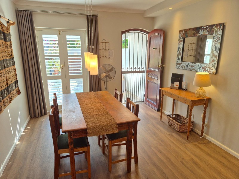 115 De Waterkant Piazza - dining area