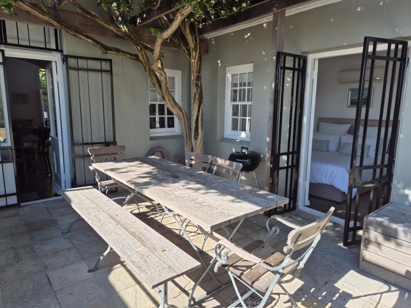 40 Napier Street - terrace seating