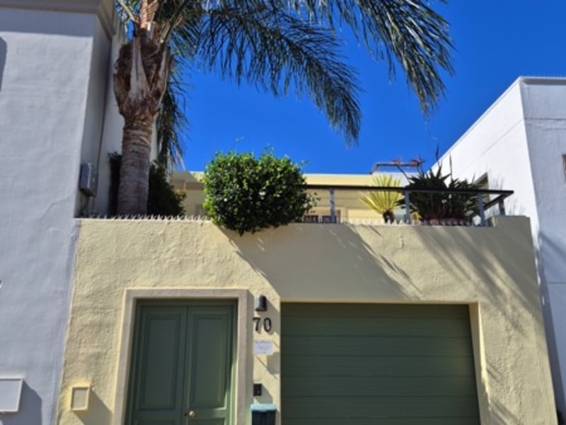 70 Loader Street - exterior front