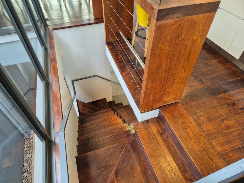 77 Loader Street - staircase