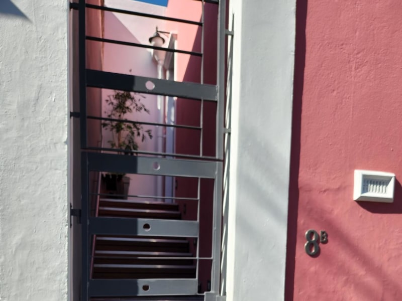 8b Loader Street - exterior entrance