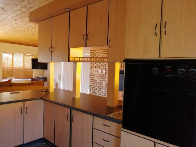The House - Photo 5