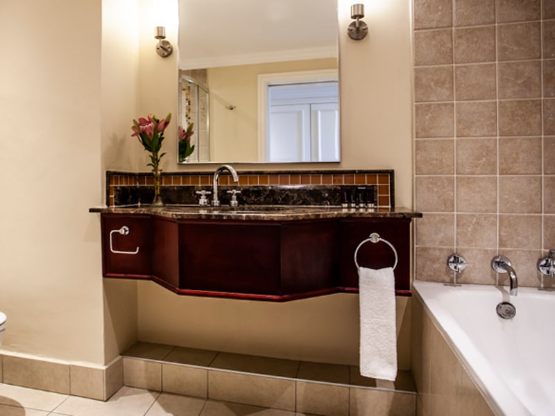 Avani Room bathroom with bath, Avani Windhoek Hotel & Casino