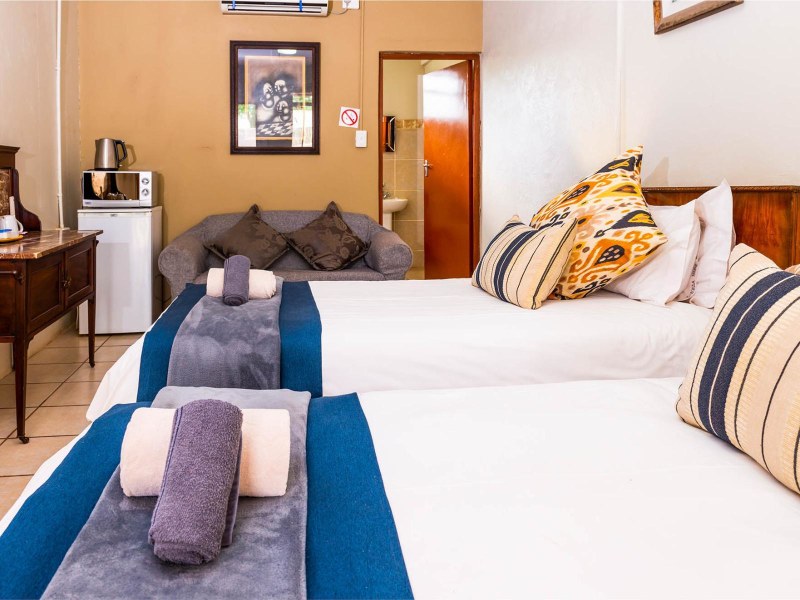 Twin Room - Photo 2