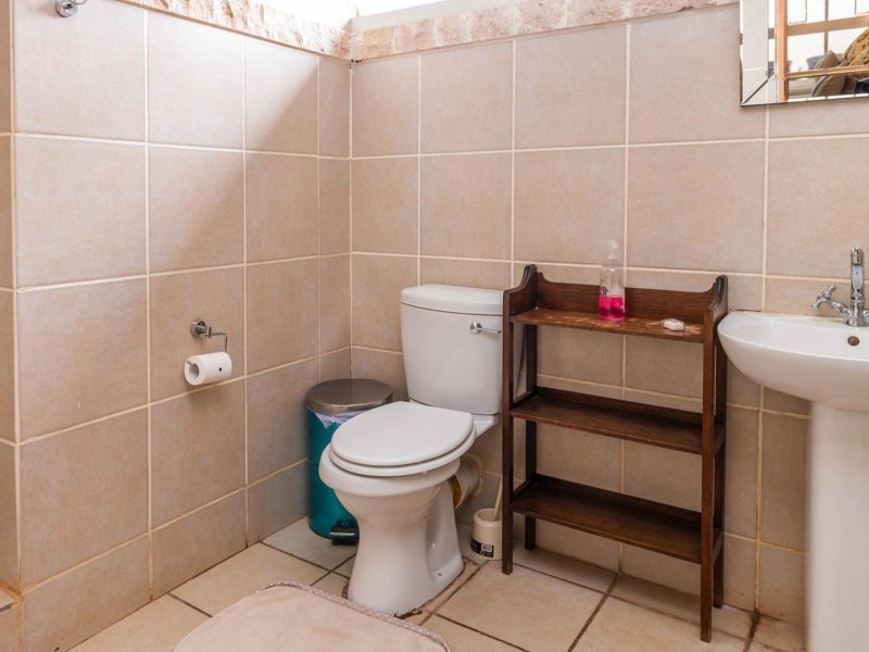 Twin Room - Photo 4
