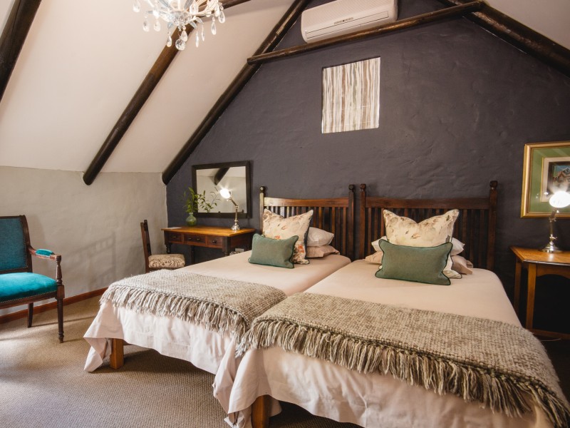 Brooklyn Room seating corner and twin beds