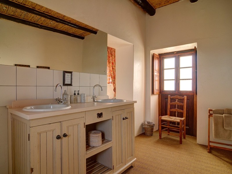Opstal Stable Suite - Photo 5