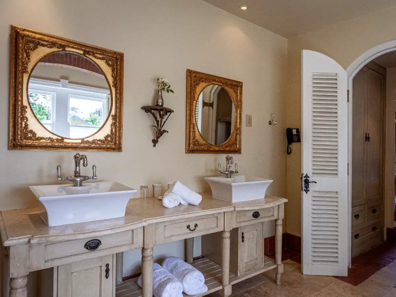 Villa Suite - Photo 5