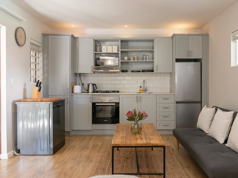 Strelitzia Studio - Photo 2