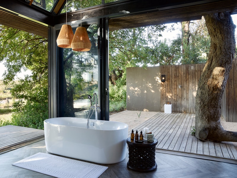 River Suite bathroom, Lion Sands River Lodge
