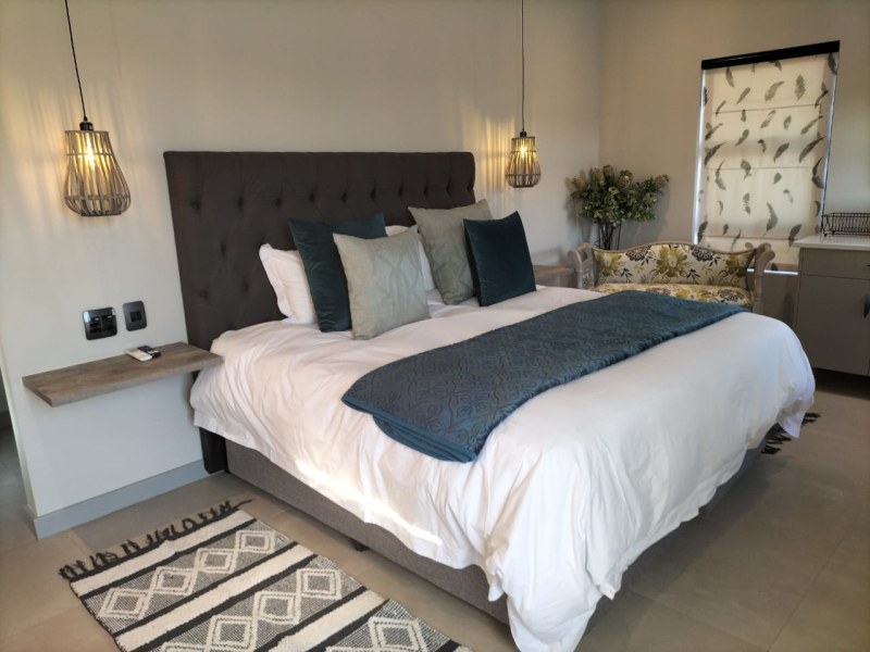 Little Dinokeng Bush Lodge
