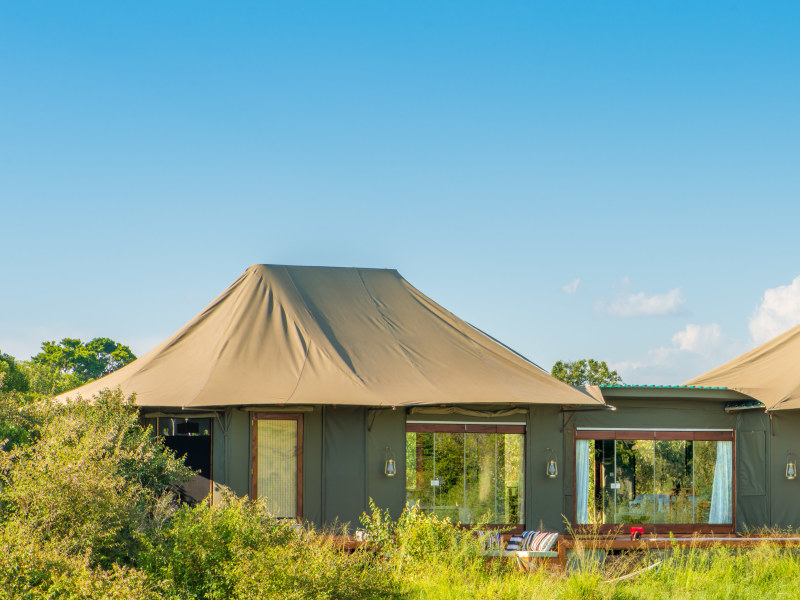Luxury tented accommodation at Sala's Camp
