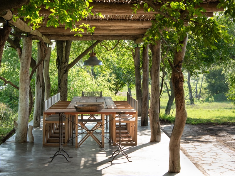 LODGE Castleton Dining Pool Deck at Singita Castleton