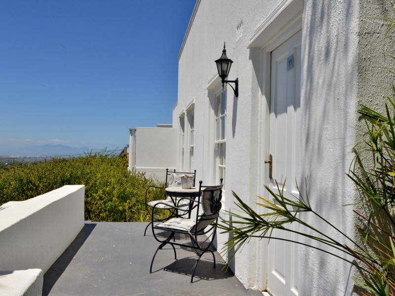 Manor Suite - Photo 3