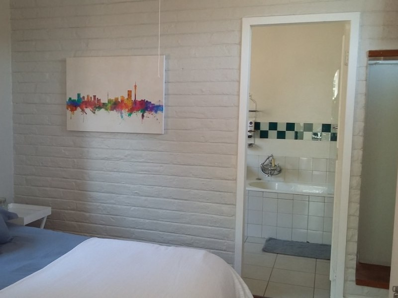 Sunny Apartment in Forest Town