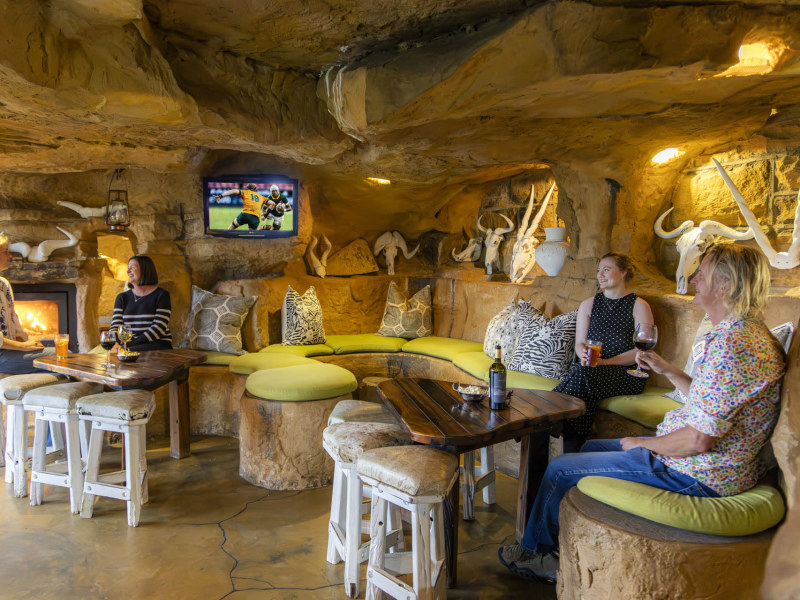 theCavern-CaveBar_6