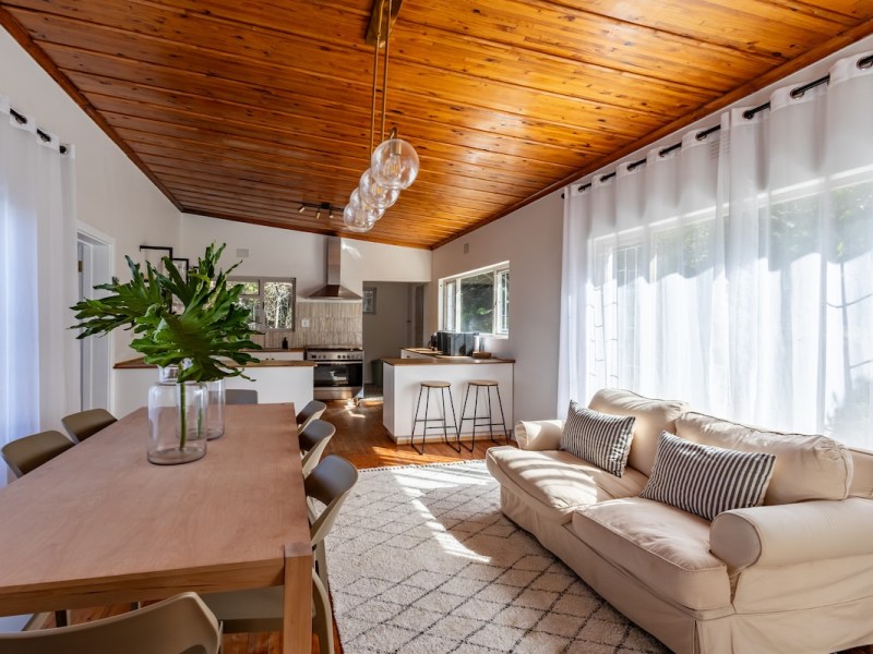 Dining area photo 1