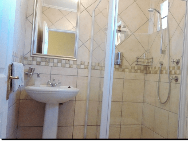 Medway Room - Photo 4