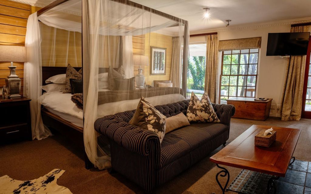 Deluxe Garden Suite - Four Poster bed