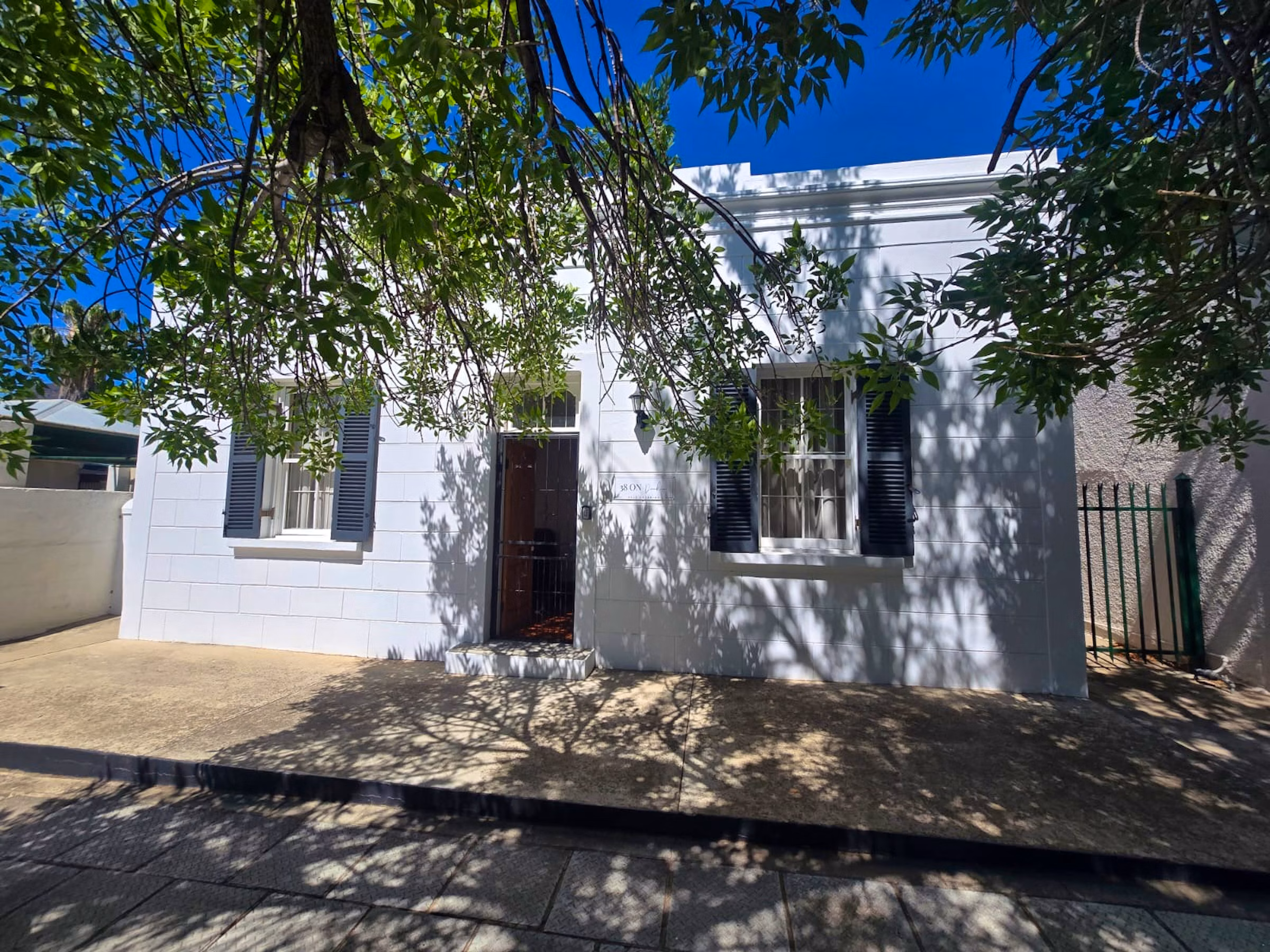 38 on Donkin - Self-Catering Cottage