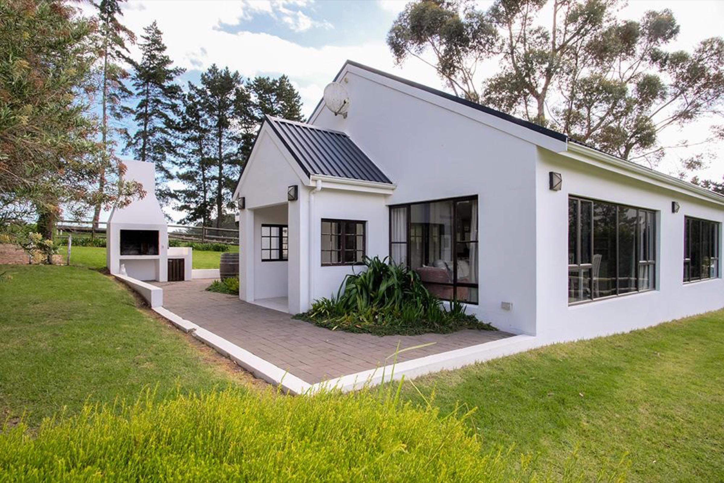 Agapanthus Cottage