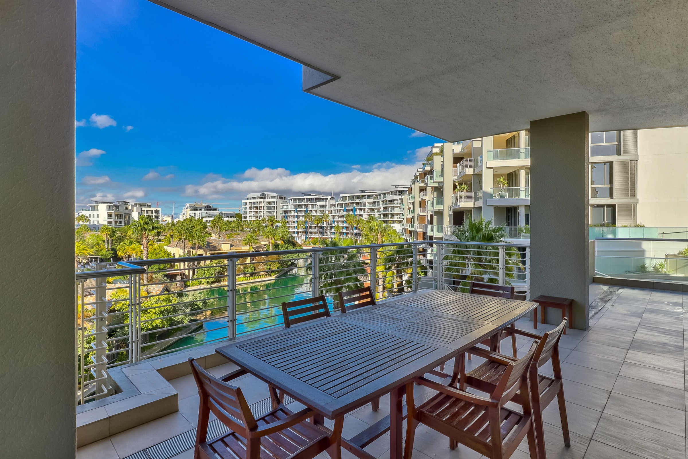 Luxury Three Bedroom Apartment