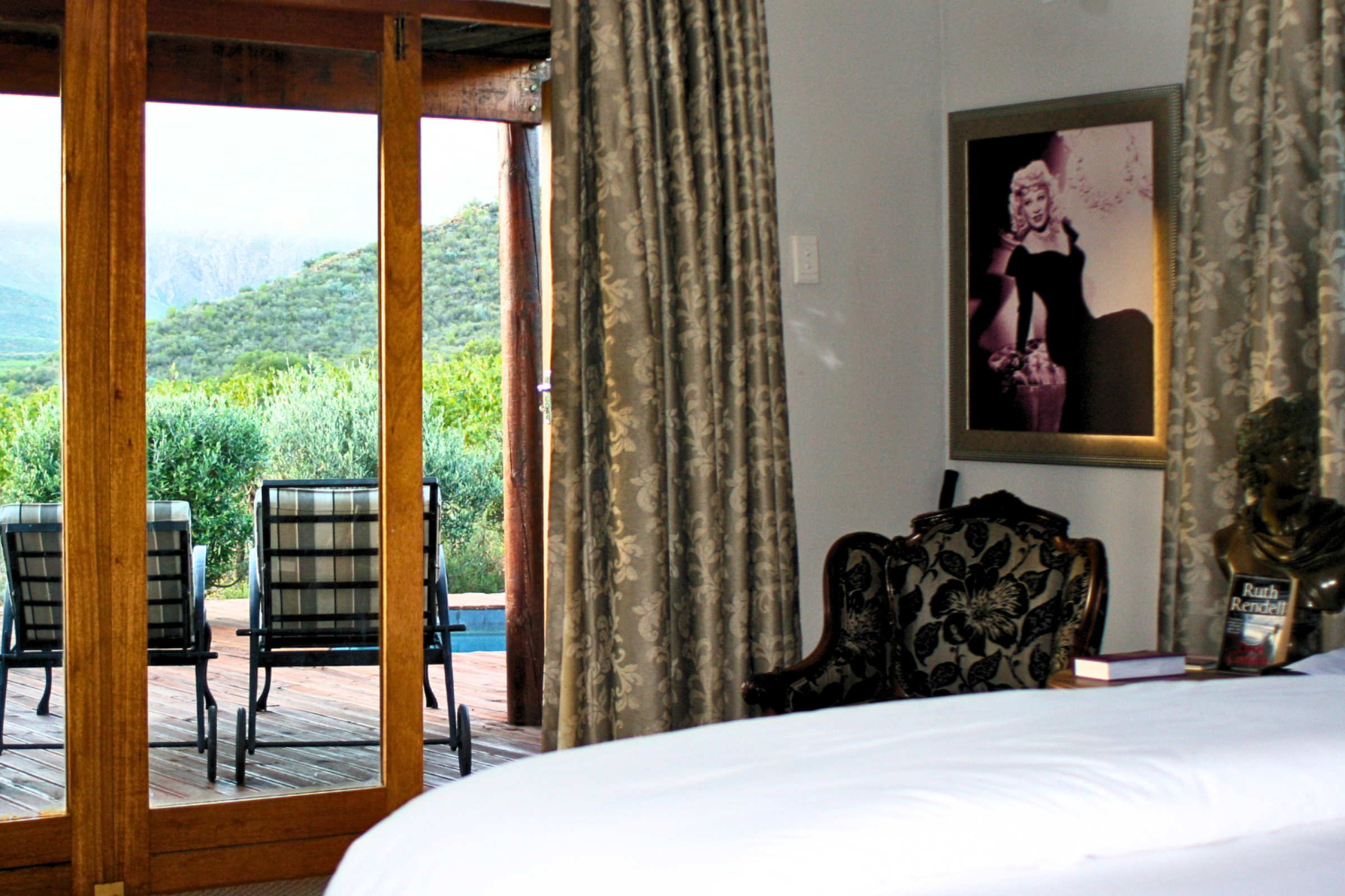 Mae West Suite