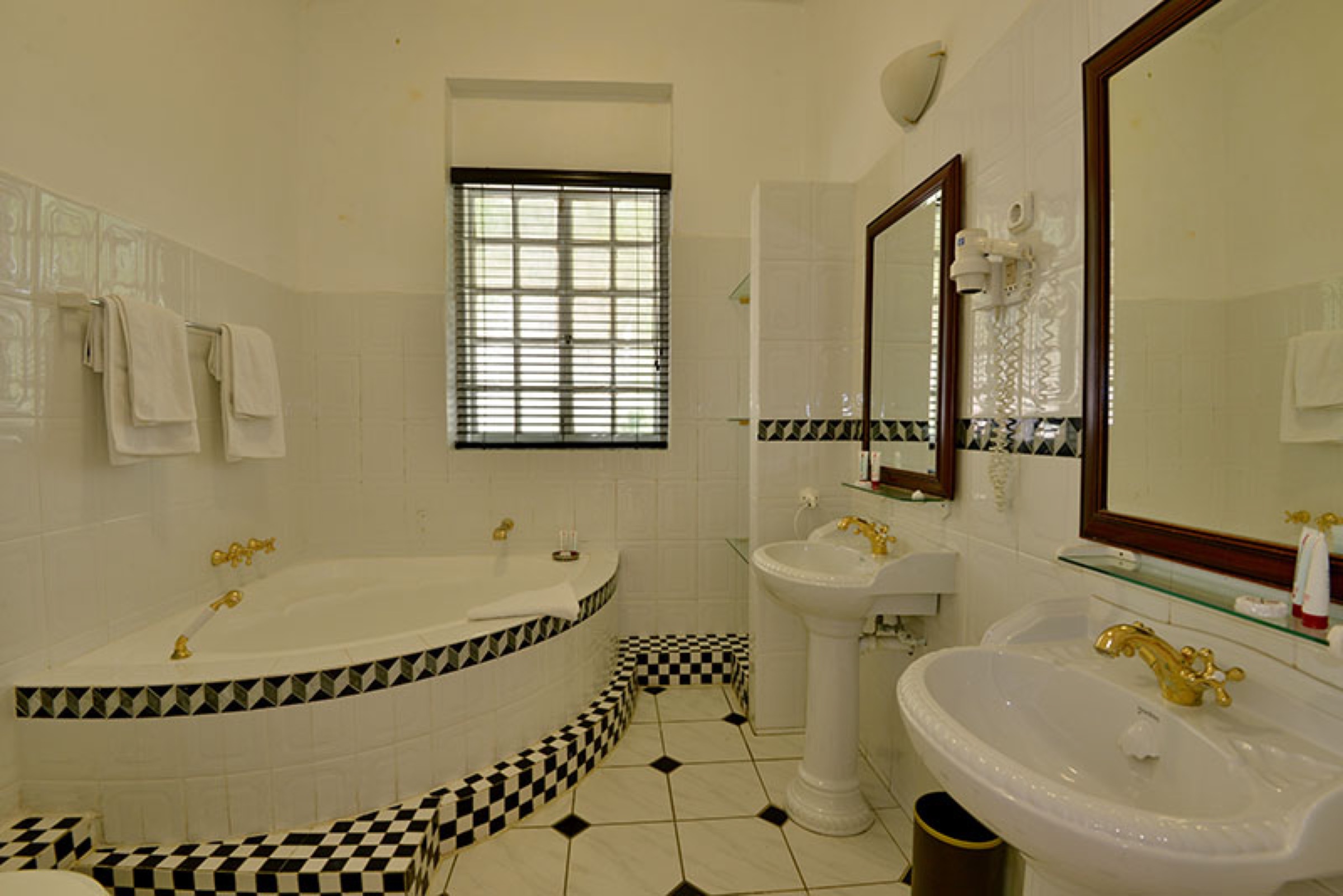 Manor Suite