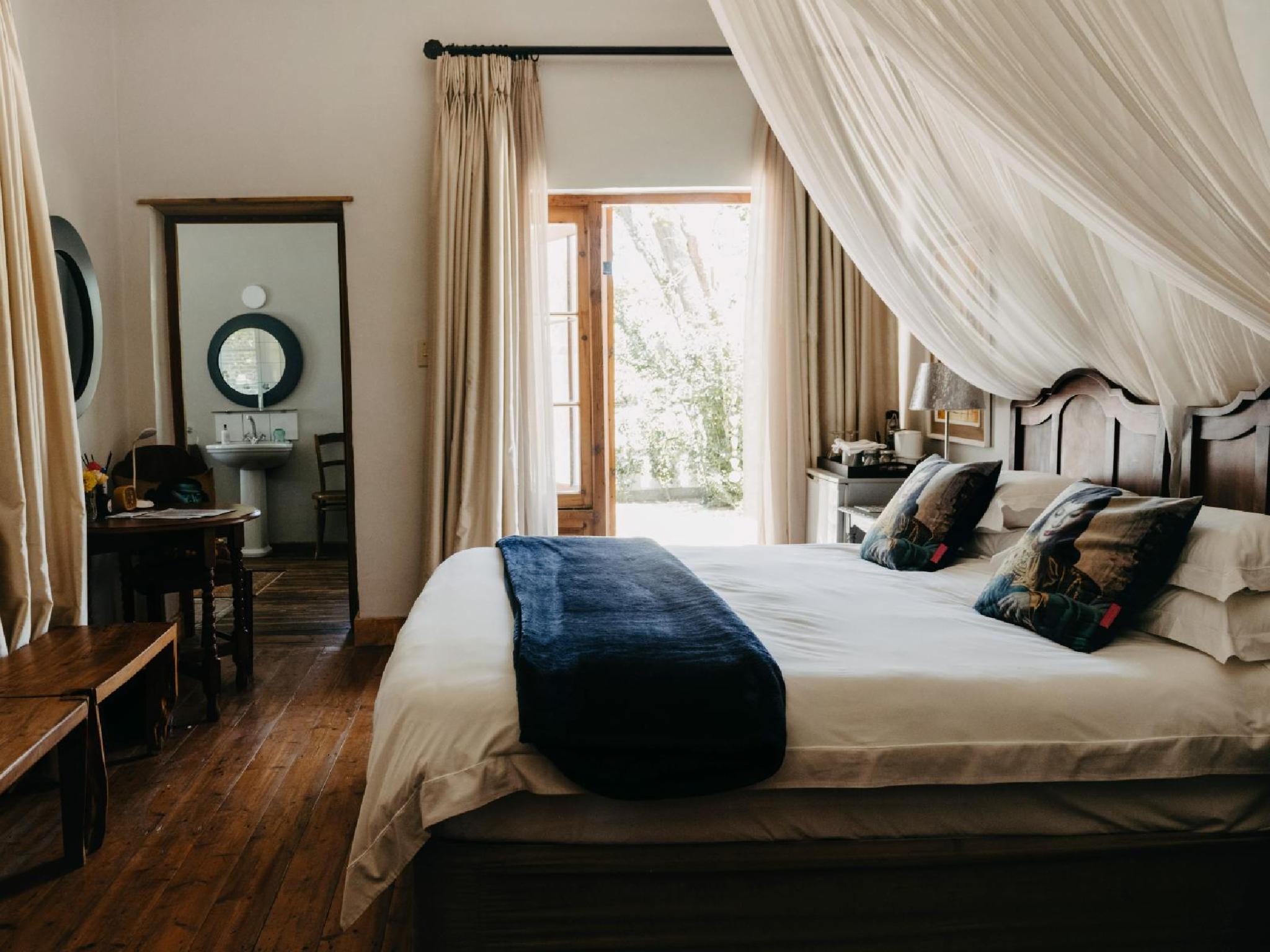 De Luxe South