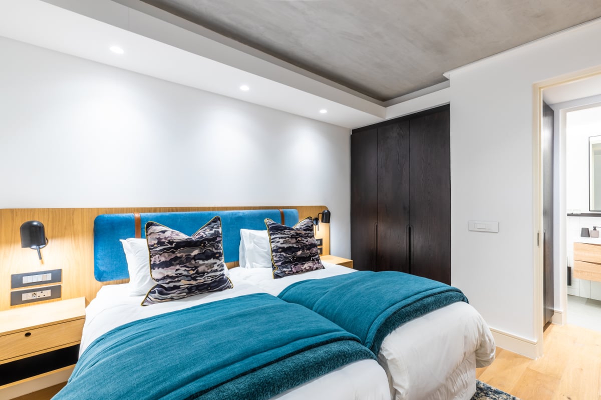 Kings Hotel - Image 8