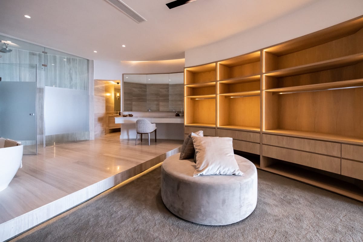 House 351 - Image 11