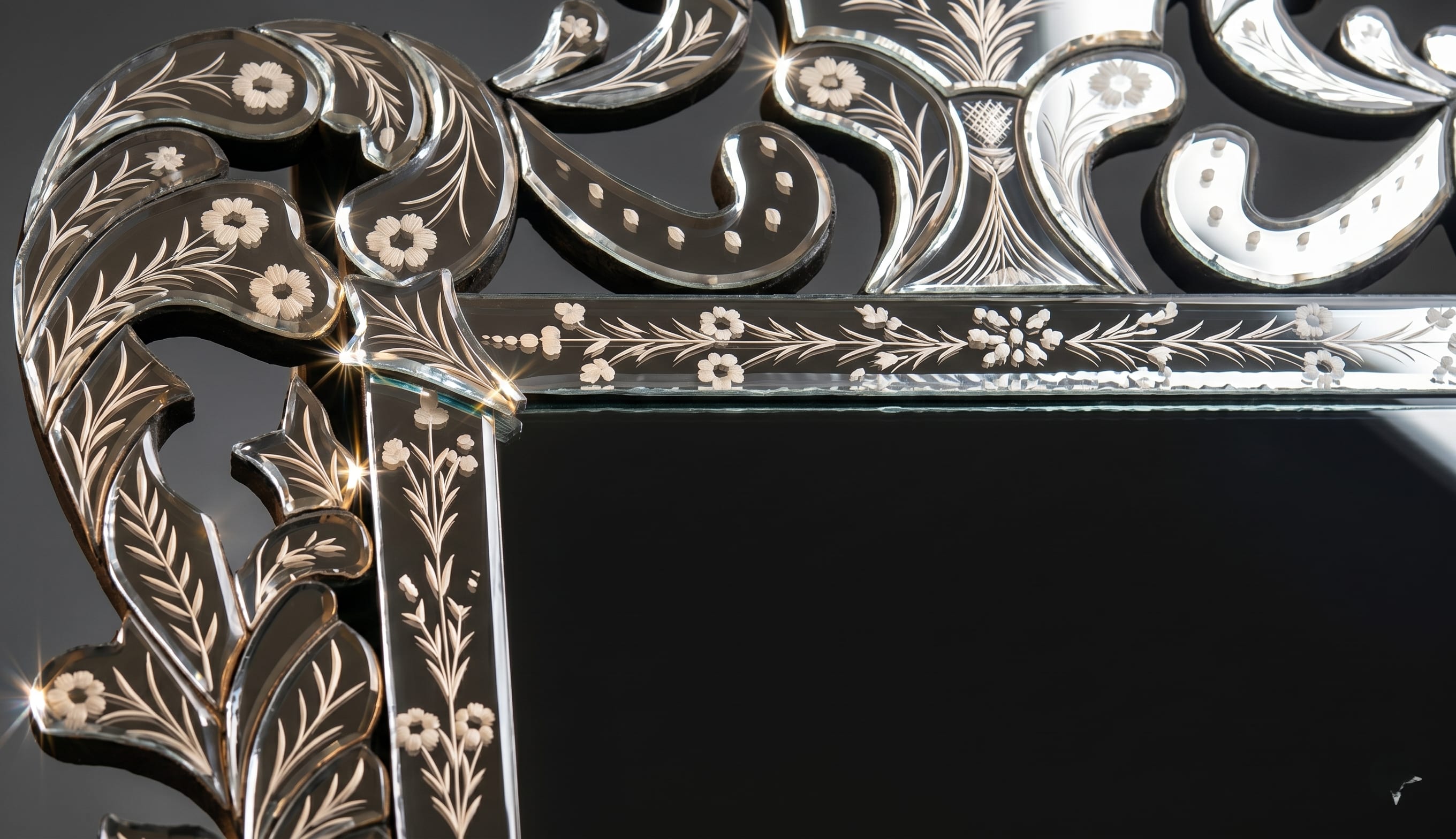 Mirror glass edge detail — Arte Venezia