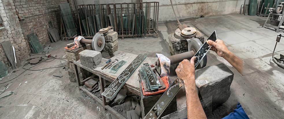 Craftsman at work — Arte Venezia