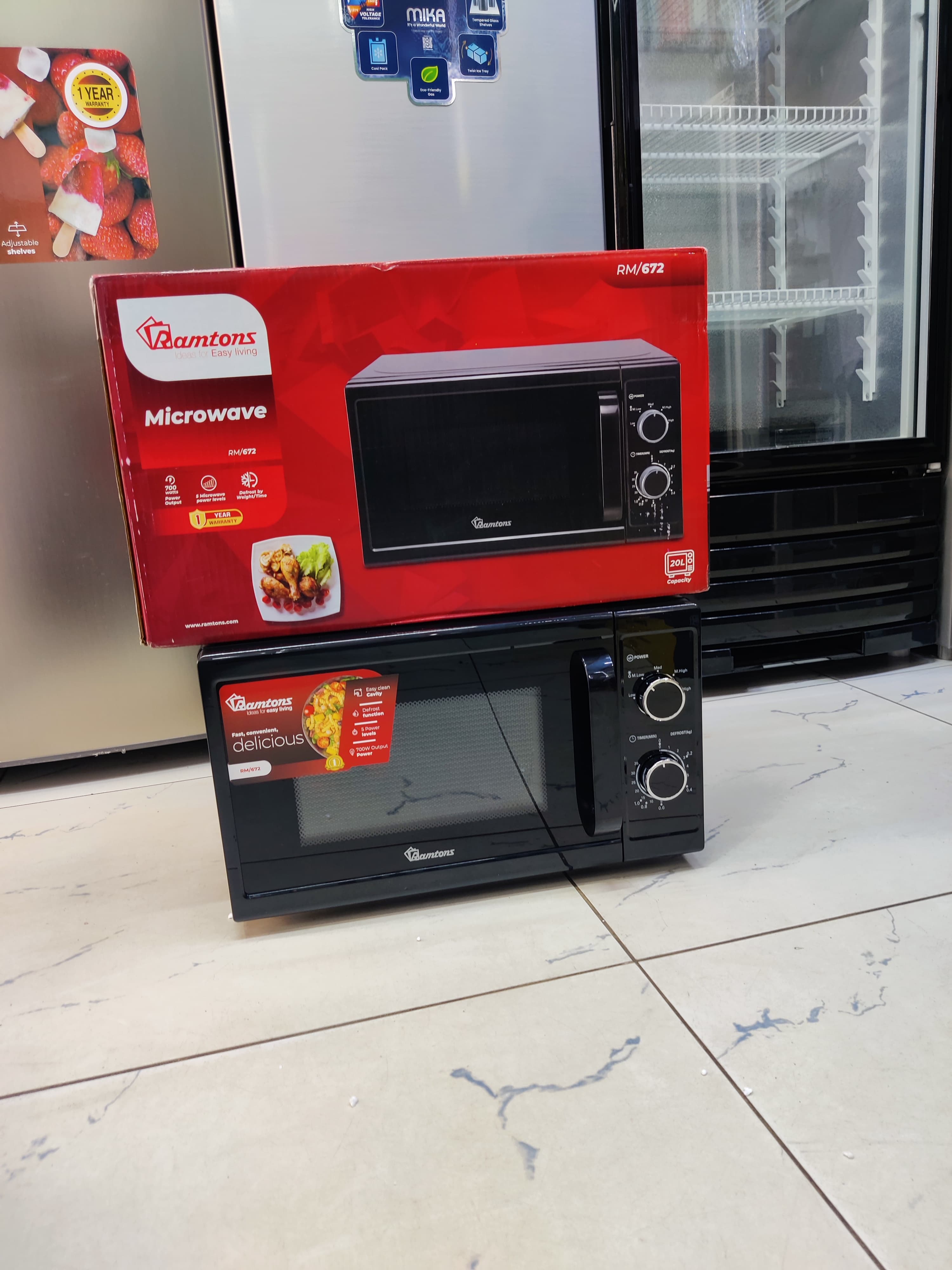 Ramtons RM/672 20L Manual Microwave Oven 700W – Black