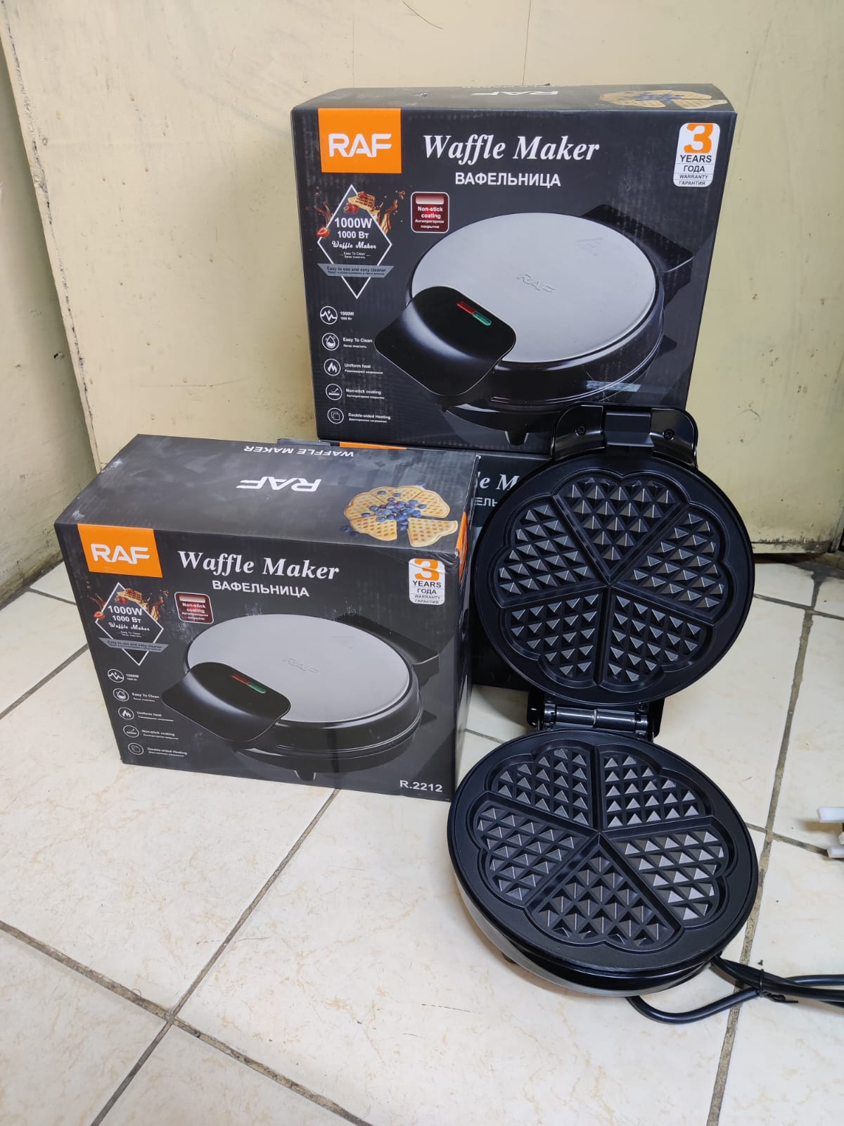 RAF R.2212 Waffle Maker 1000W – Non-Stick Heart-Shaped Waffle Maker