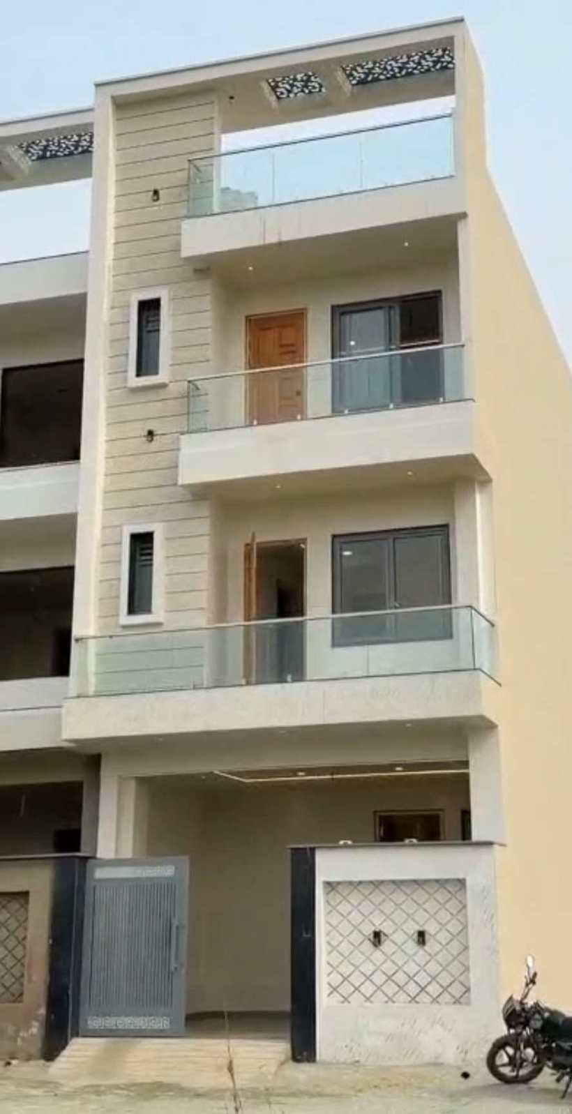 4 BHK Triplex — Akhari Bypass