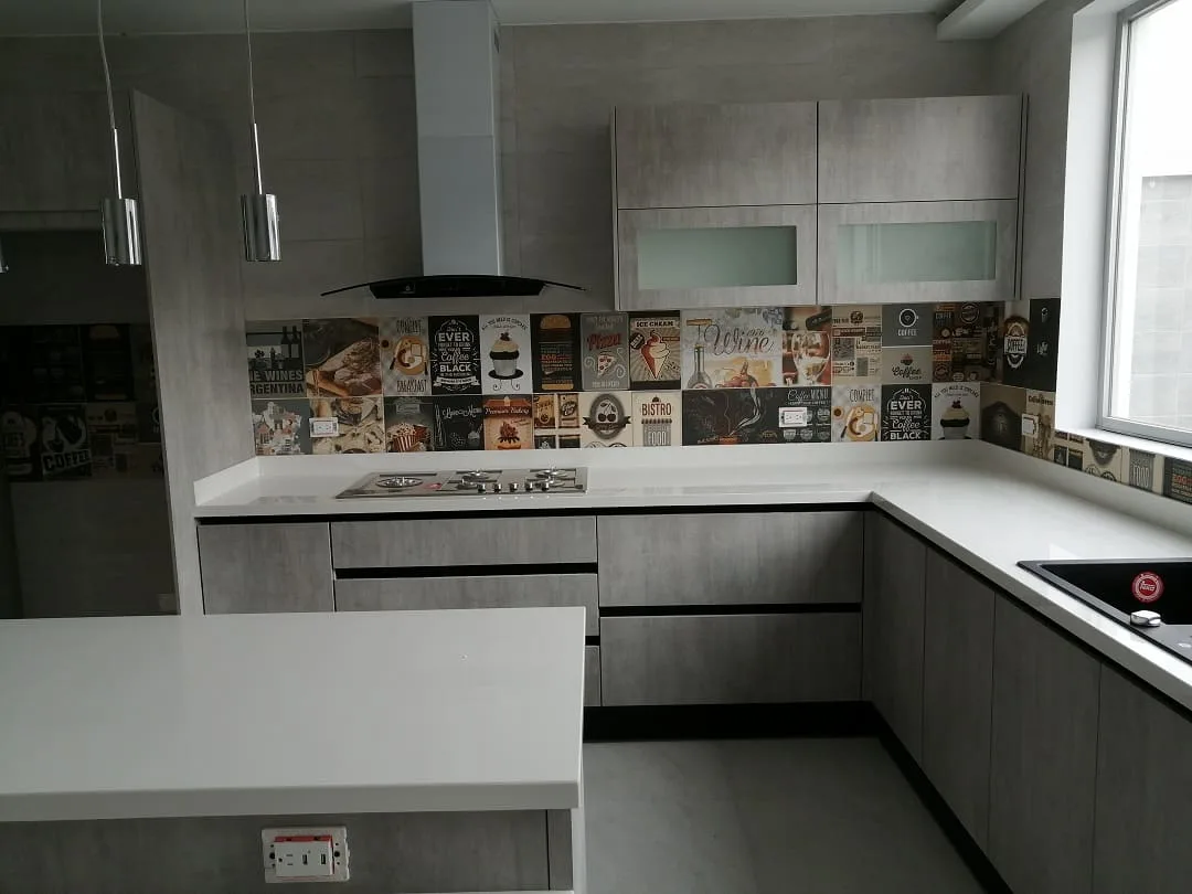 Cocina Minimalista Ceniza