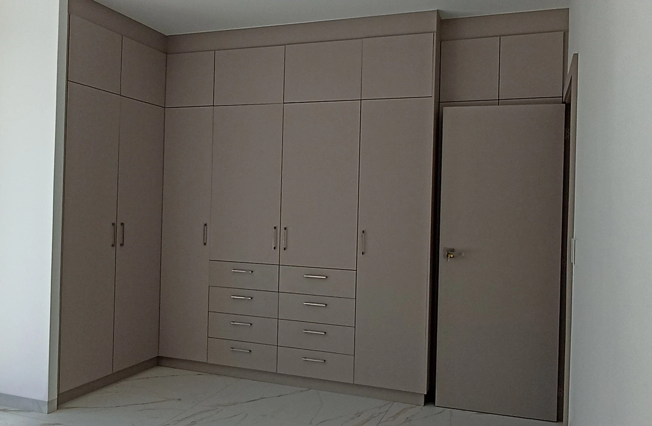 Closet color Luna