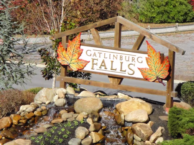 Gatlinburg_Falls_DSC05066 Gatlinburg Falls Resort entrance sign