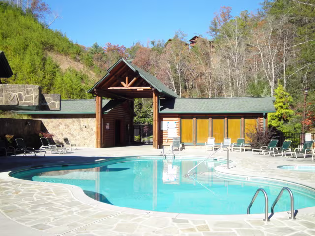 Gatlinburg_Falls_DSC05092 Gatlinburg Falls Resort swimming pool