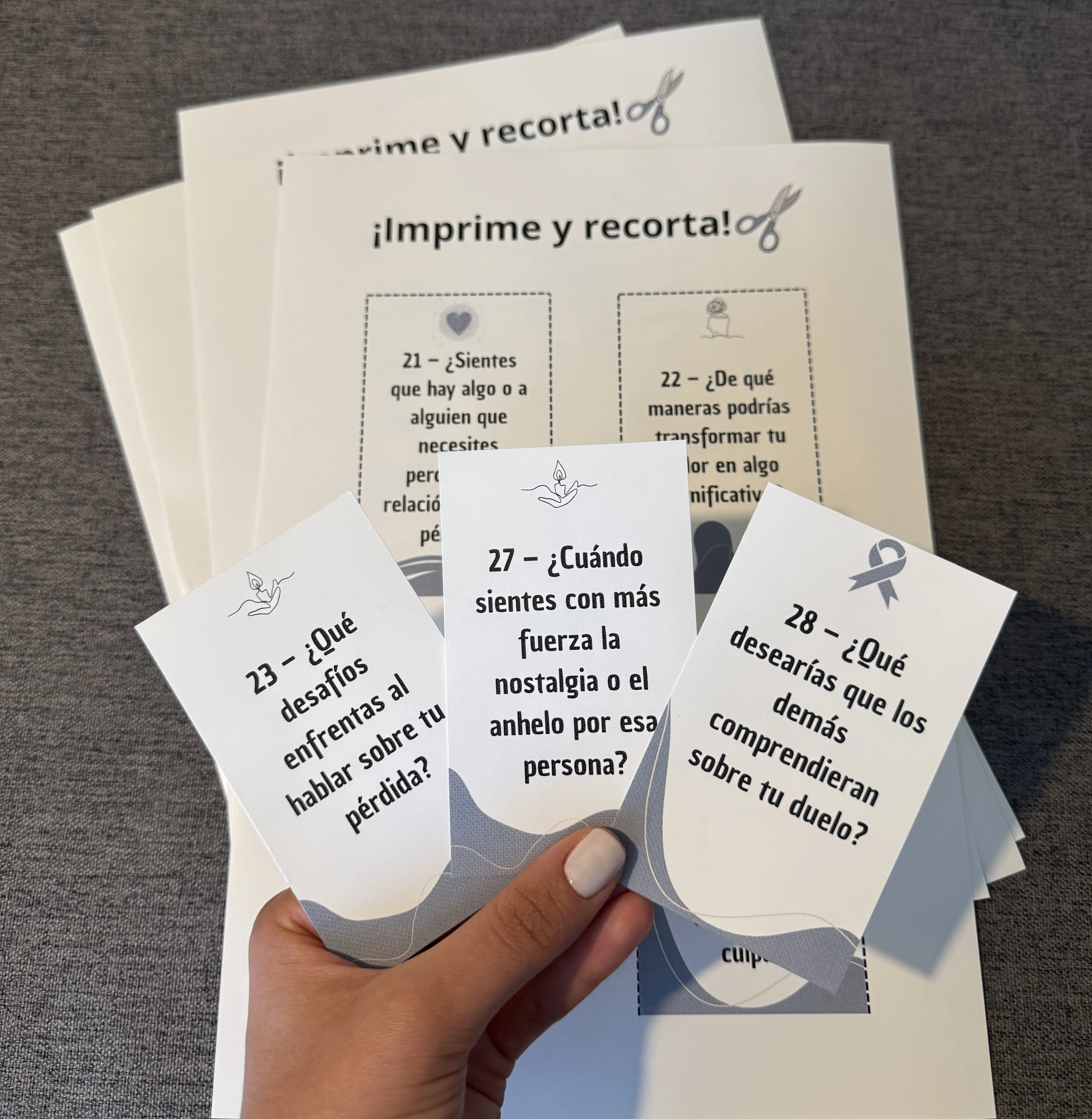 Baraja del Duelo en manos