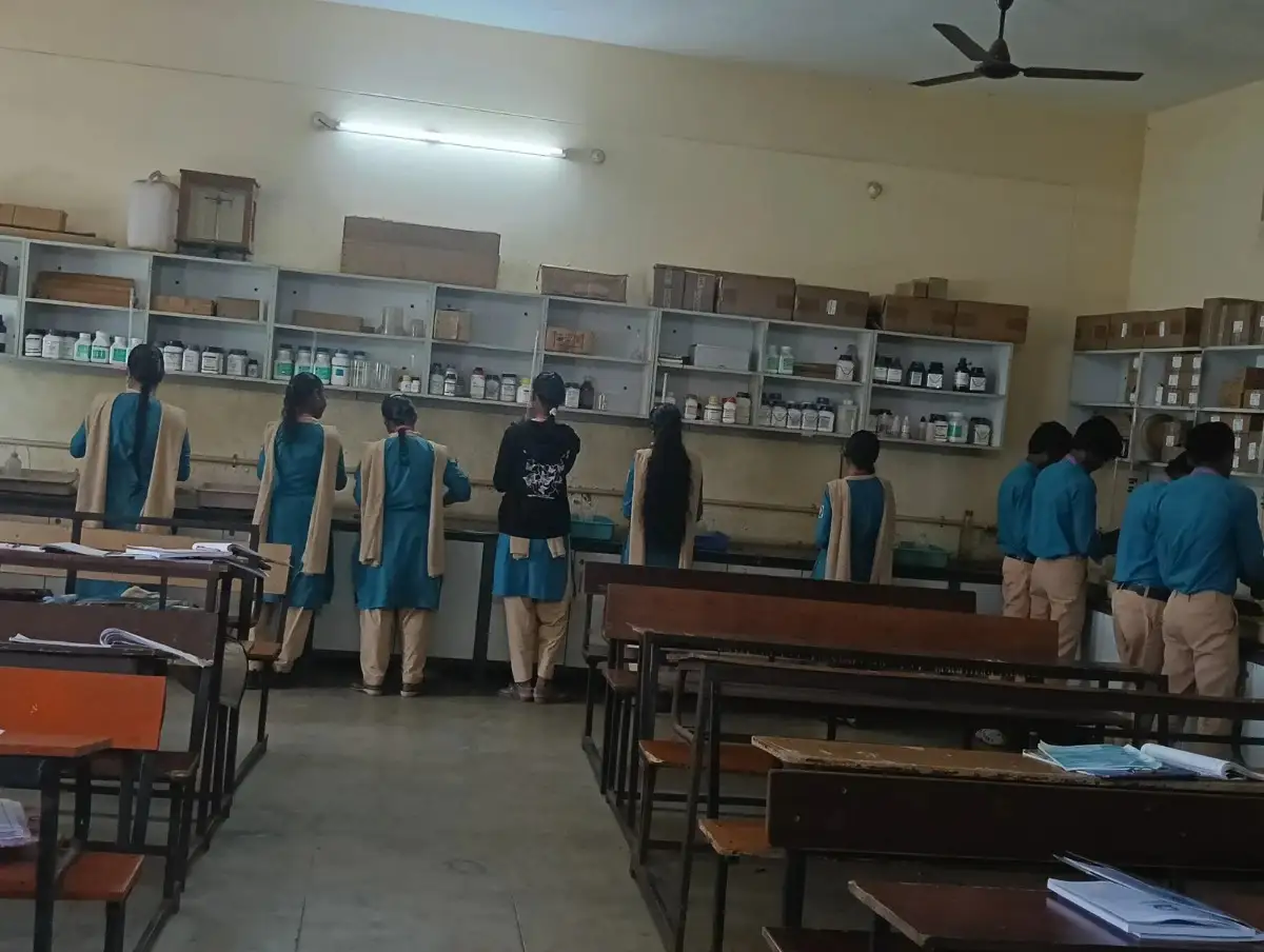 Chemistry Lab Photo 5