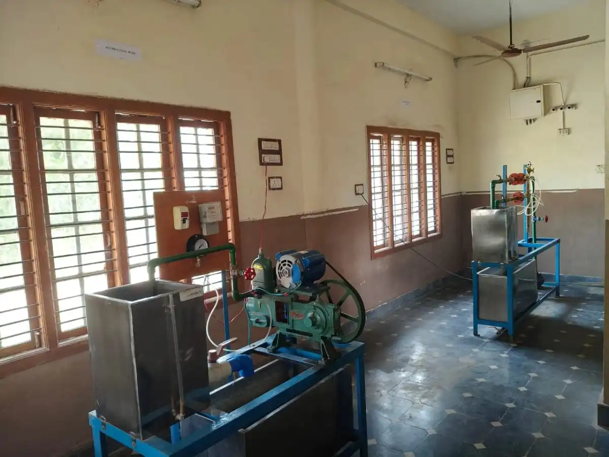 Hydraulics Lab Photo 5