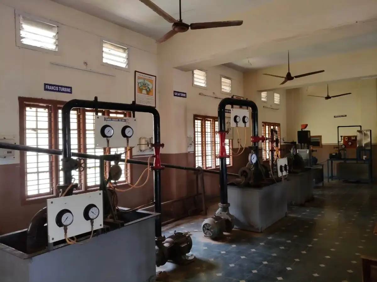 Hydraulics Lab Photo 2