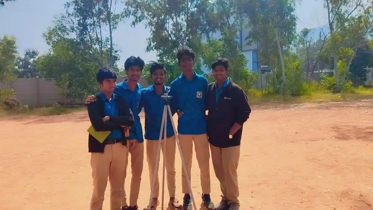 Surveying Lab Photo 7